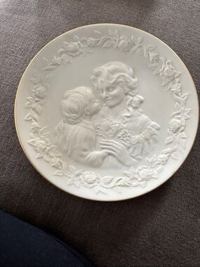 Lenox Cream Decorative Collector Plate — The Children's Hour